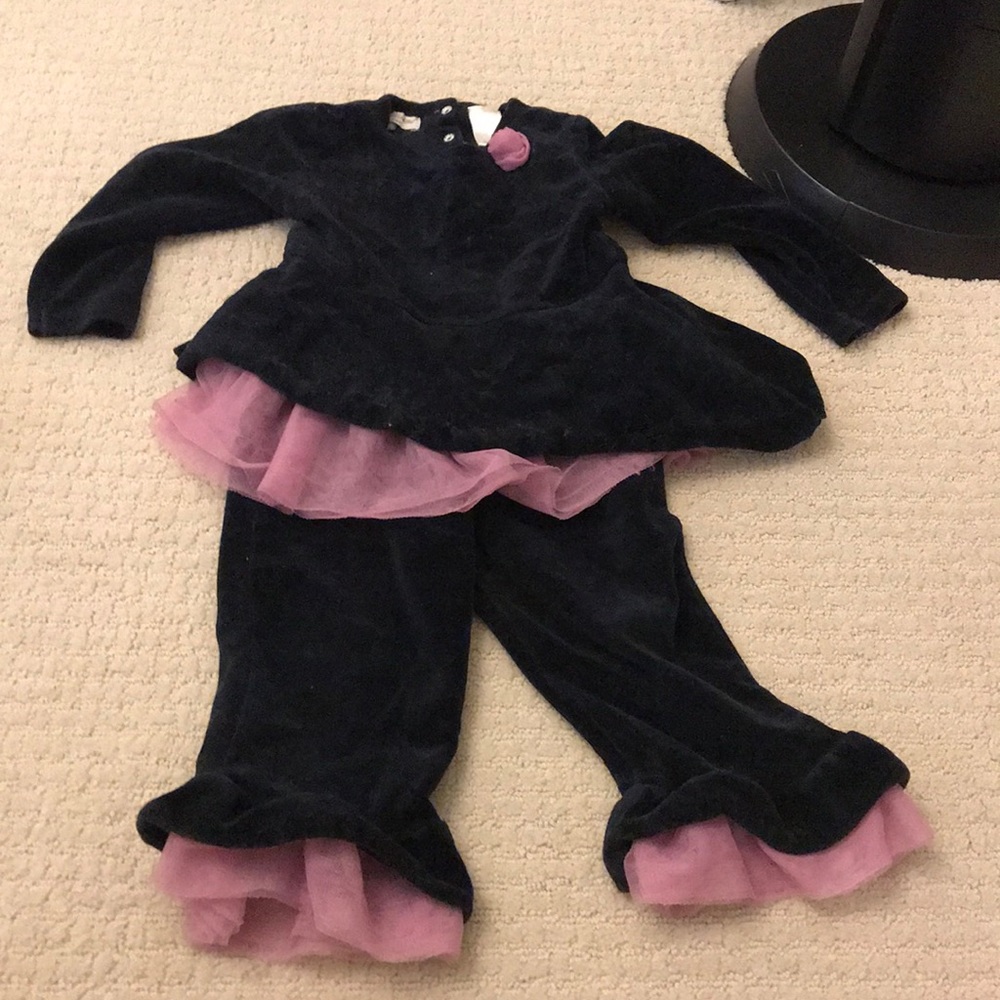 Wendy bellisimo black and pink velour sweatsuit
